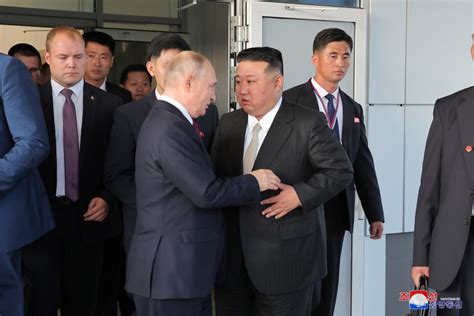 【画像】「真の国際的正義を実現」プーチン氏の歓迎宴で金正恩氏｜ニフティニュース