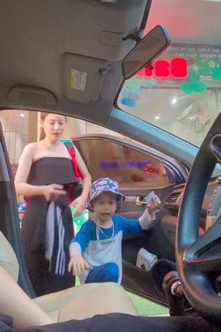Cô gái hot nhất sân đấu chỉ một hành động khiến cả khán đài nín lặng Netizen Việt Giải Trí