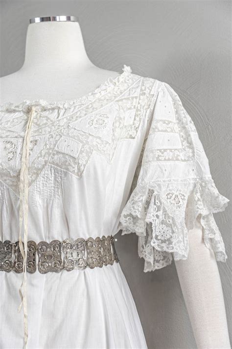 Whimsical Edwardian White Cotton Nightgown Lace Neckl Gem