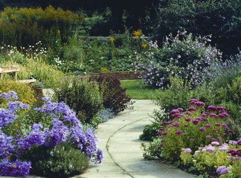 25 Butterfly Garden Design Ideas You Should Check | SharonSable