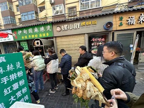 天水“滚烫”20天：酒店订单激增四成，有麻辣烫店老板称累瘦40多斤甘肃天水麻辣烫新浪新闻