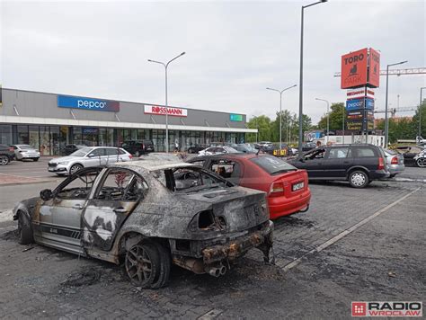 Akt zemsty Policja wstępnie ustaliła że pożar samochodów w