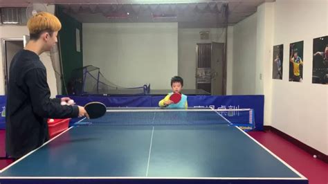 四歲小小孩打桌球👶🏻🏓️ 四歲小小孩打桌球👶🏻🏓️ 認真專注打球的模樣真是可愛極了，從握球拍開始教起一步一步慢慢學，把基礎打紮實以後進步更