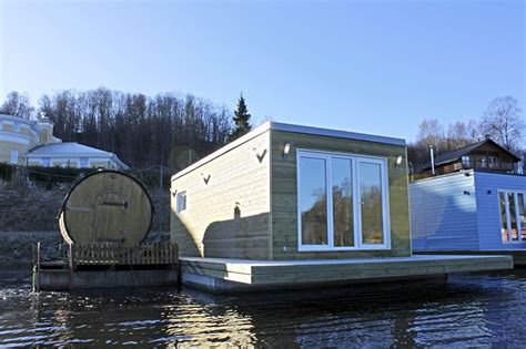 Плавучий гостевой домик