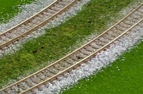 The Best Of Both How To Lay Grass Mats With The Realism Of Static Grass Model Trains Model