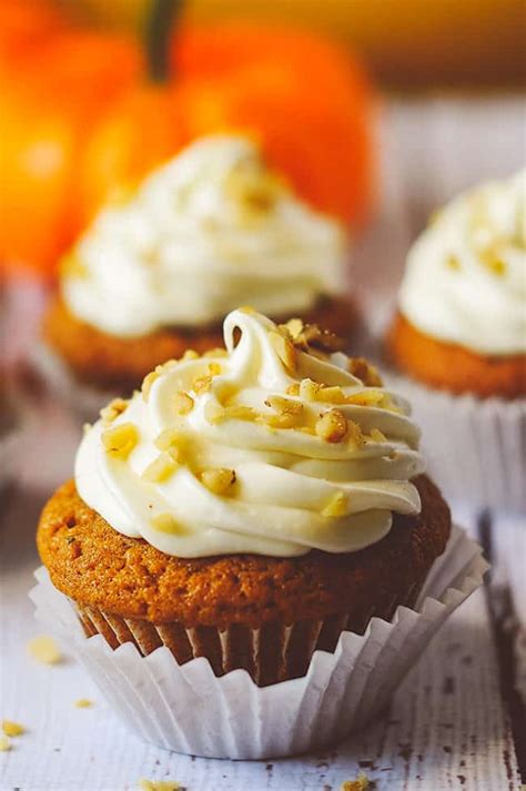 Pumpkin spice cupcakes recipe - PERFECT pumpkin cupcakes!