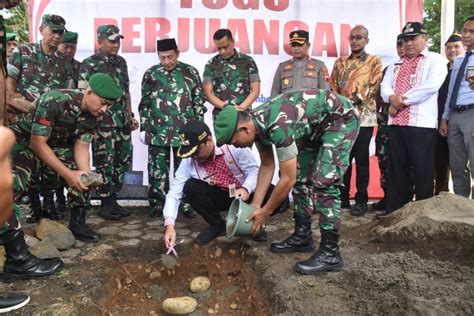 Danrem 071 Wijayakusuma Letakkan Batu Pertama Pembangunan Tugu