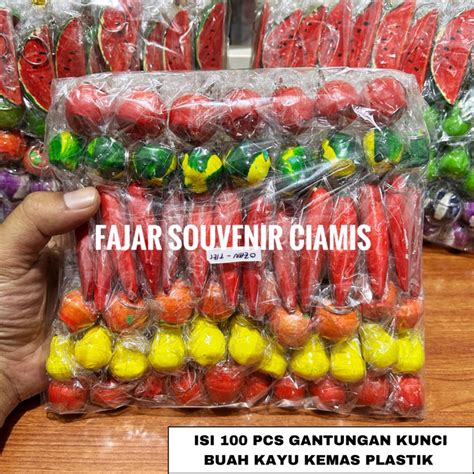 Jual Pack Pcs Souvenir Pernikahan Gantungan Kunci Buah Kayu Kemas