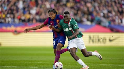 El Alavés no sentencia al FC Barcelona en la primera parte y acaba sin ...