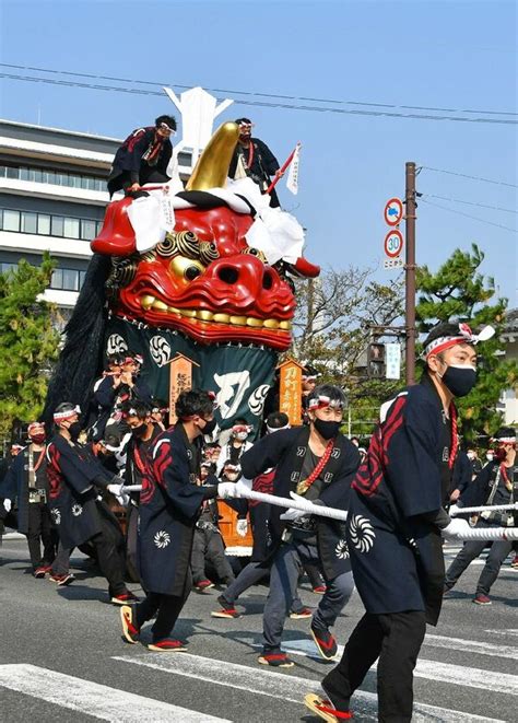 【写真・画像】【動画】総修復「赤獅子」お披露目 唐津くんち1番曳山、市中心部巡行 行政・社会 佐賀新聞ニュース 佐賀新聞