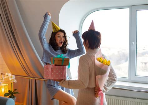 Free Photo Medium Shot Lesbian Couple Celebrating Birthday