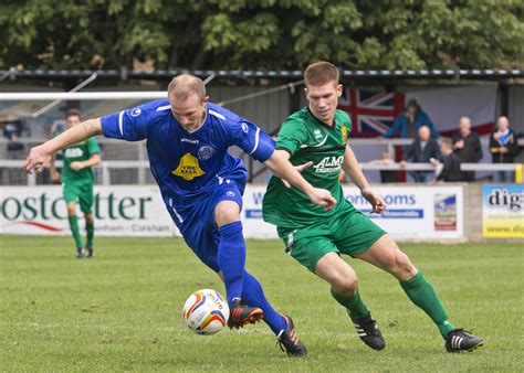 Simon Martin Against Chippenham Town At Hardenhuish Park Flickr