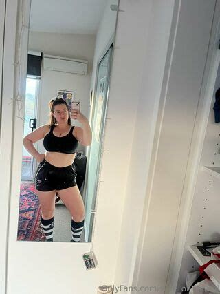 Bel Larcombe Slice Of Salami Bel Larcombe Nude OnlyFans NudoStar TV