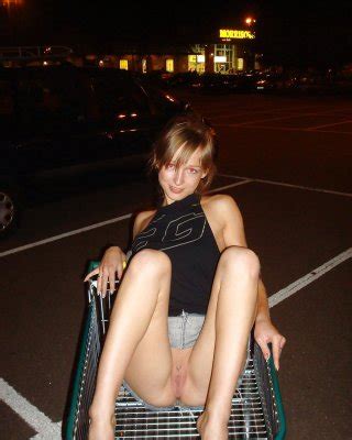 Amateur Flashing Outdoors Porn Pictures Xxx Photos Sex Images Pictoa