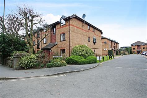 Kings Road Horsham 1 Bed Flat £215 000