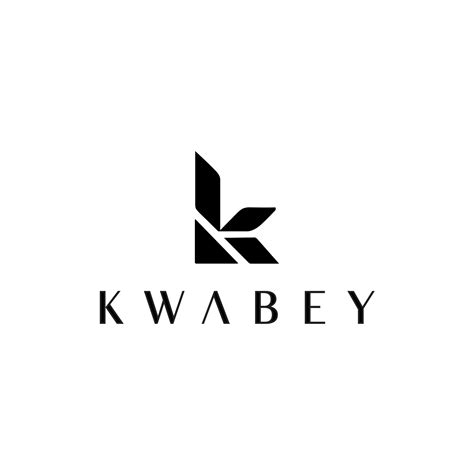 Kwabey - Loose fitting t-shirts are the trend right now. #