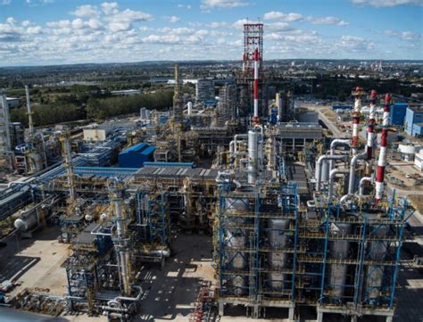 Lotos Oil Awards Group Ii Base Oil Project In Gdansk Refinery F L Asia