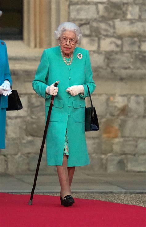 Queen Elizabeth debuts new haircut after Platinum Jubilee