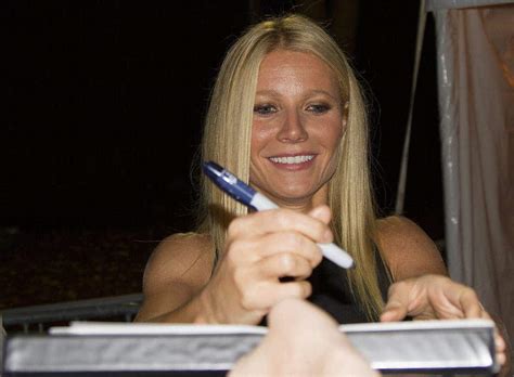 Gwyneth Paltrow Recommends You Sleep With A 66 Jade Egg In Your Vagina But Gynocologists Think