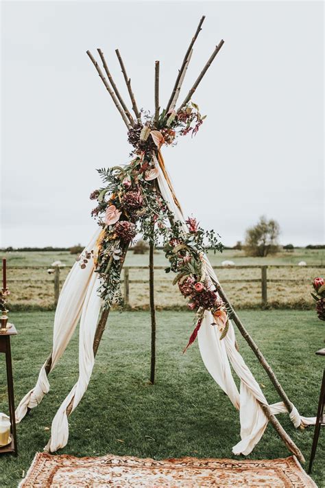 Naked Tipi Wedding Inspiration Images By Darina Stoda Photography