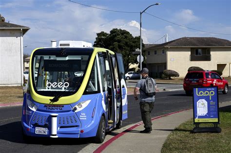 San Francisco Launches Driverless Bus Service Following Robotaxi