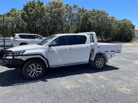 Toyota Hilux Dual Cab Tray