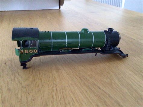 Hornby Ex Lner B17 Apple Green Loco Body Only “sandringham” Ebay