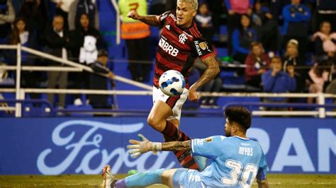 Pedro Faz Hat Trick Pelo Flamengo Na Libertadores E Est A Um Gol De