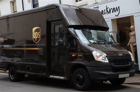 10 Fastest International Shipping Services In The U K