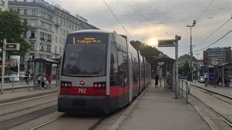 Wiener Linien Siemens ULF B1 782 Linia 1 Kierunek Stefan Fadinger