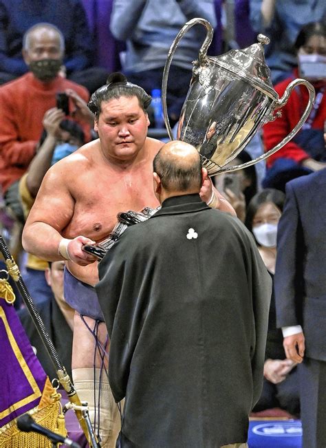 照ノ富士、自身初の15戦全勝v 今年77勝、貴景勝は12勝3敗 共同通信 2021年11月2 感謝