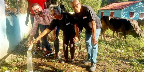 CORAAPPLATA colabora en construcción de acueducto comunitario en zona