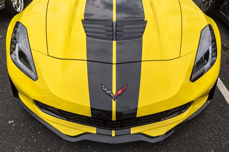 Yellow Corvette Stingray | Yellow corvette, Corvette stingray, Corvette