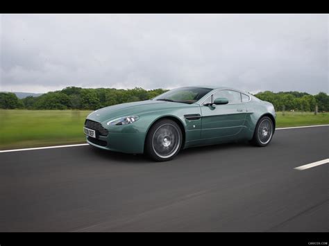 Aston Martin V8 Vantage Racing Green - Front | Caricos