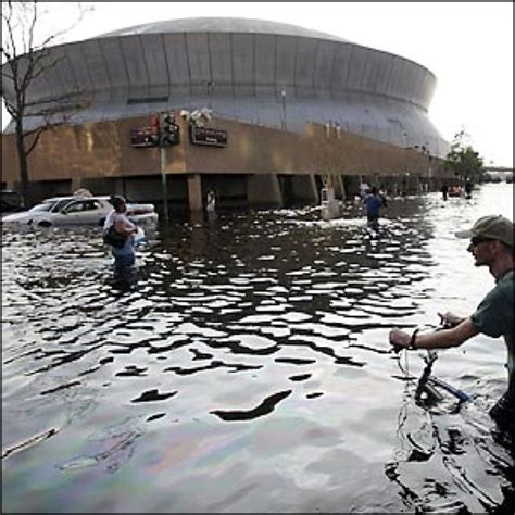 flooding at the Super Dome in New Orleans after Katrina | New orleans ...