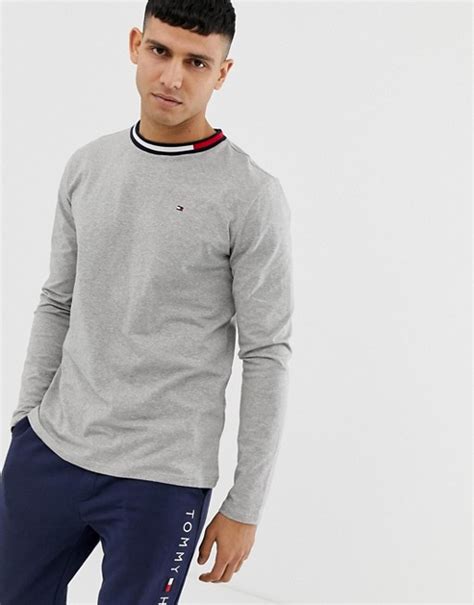 Tommy Hilfiger Crew Neck Long Sleeve T Shirt With Contrast Icon Flag