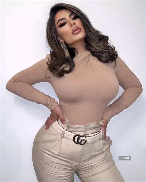 9 Sexy Aryana Sayeed Bikini Pics