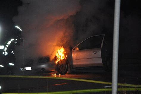 Technischer Defekt Auto Steht In Flammen Abendzeitung M Nchen