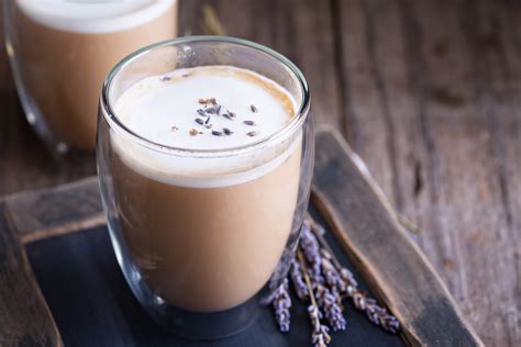 How To Make An Earl Grey And Lavender Tea Latte