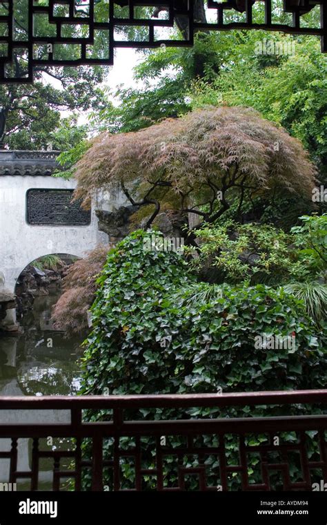 Yuyuan garden in China Stock Photo - Alamy