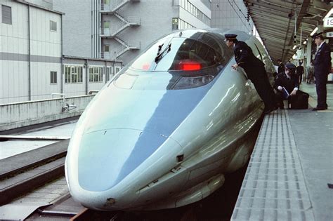 5 Things To Know About Japans Shinkansen Bullet Trains Briefly Wsj