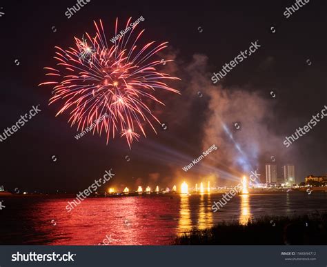 Part Bon Om Touk Water Moon Stock Photo 1560694712 | Shutterstock