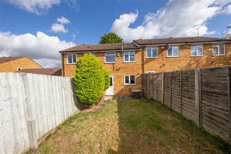 2 Bed Terraced House For Sale In Coltsfoot Green Luton Bedfordshire