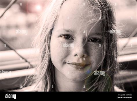 Portrait Of 10 Year Old Girl Fotos Und Bildmaterial In Hoher