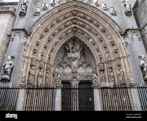 Puerta De Los Leones Portal Of The Lions Primatial Cathedral Of