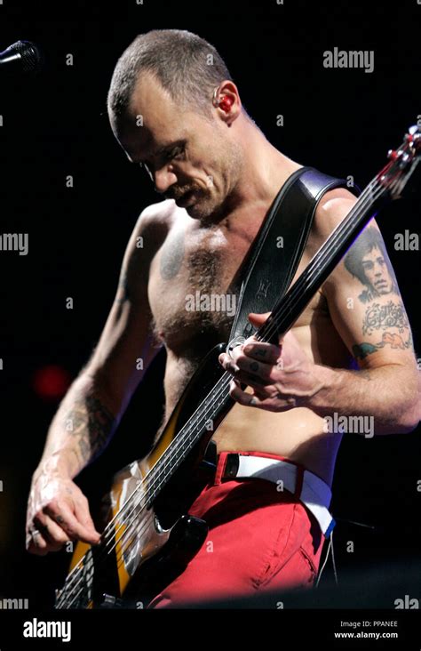 Red Hot Chilo Peppers Hi Res Stock Photography And Images Alamy