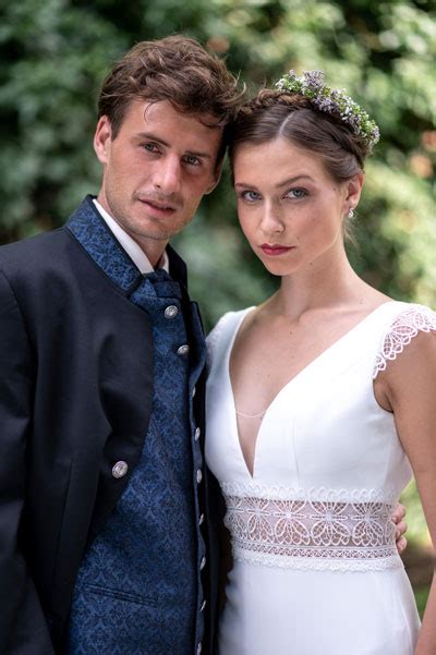 Elegante Trachtenhochzeit In Blau Neub Ck Mode Hochzeit Tracht