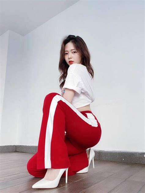 Kh Ng N O T Nh C Tr Nh Th Ng B Nh Th Nh H Nh Di N Bikini G I C M C Ng H T Like M M