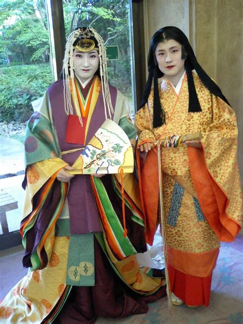 2 Women Dressed In Junihitoe Heian Era Japanese History Womens Dresses