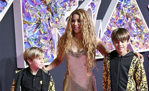 Hijos de Shakira le estaría cobrando a la cantante las regalías de la ...